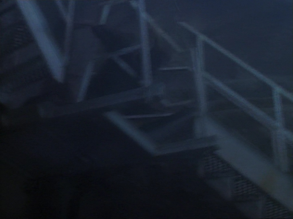 ariane179254_StarTrekVoyager_1x01_1x02-Caretaker_5910.jpg