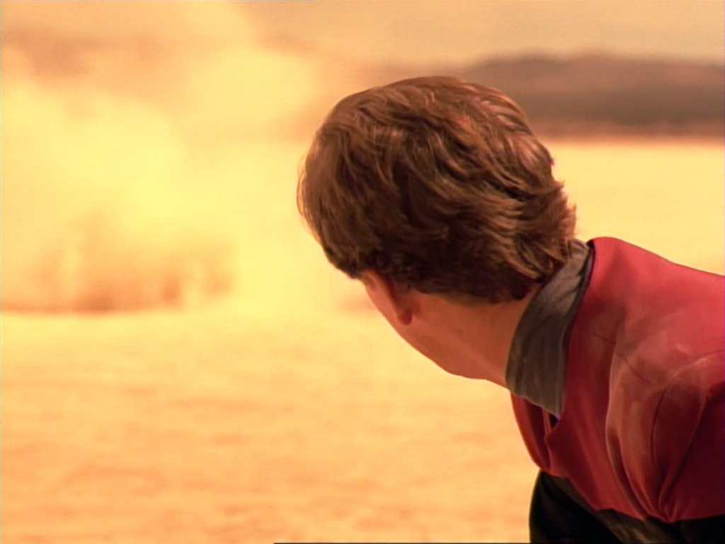 ariane179254_StarTrekVoyager_1x01_1x02-Caretaker_5916.jpg