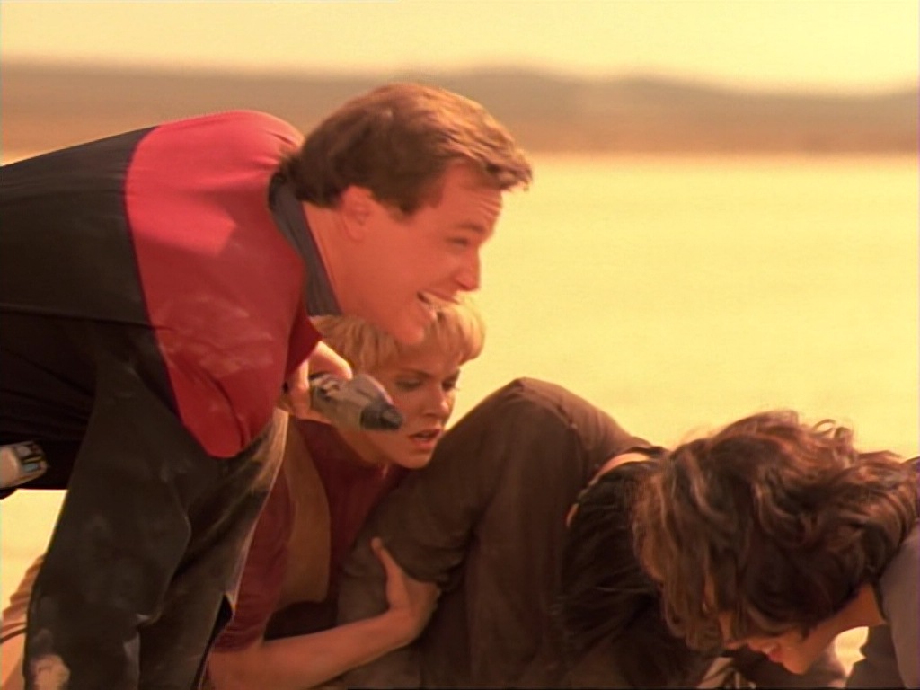 ariane179254_StarTrekVoyager_1x01_1x02-Caretaker_5932.jpg