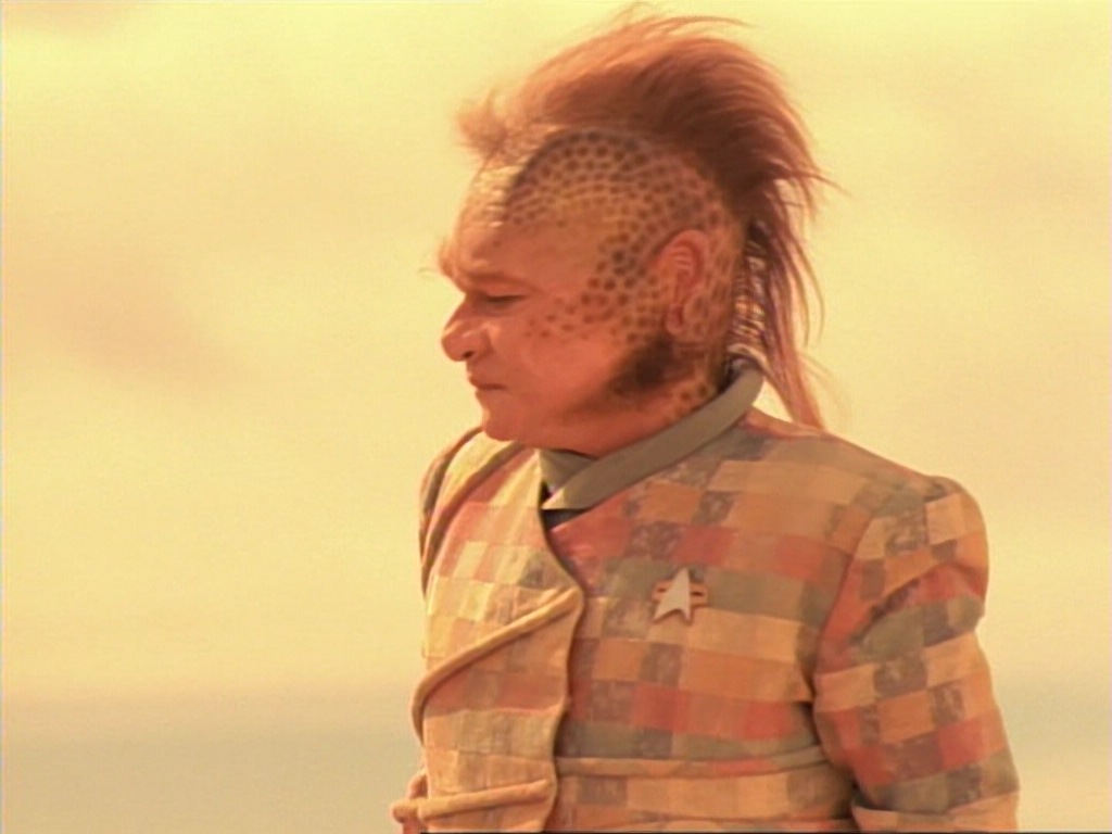 ariane179254_StarTrekVoyager_1x01_1x02-Caretaker_5938.jpg