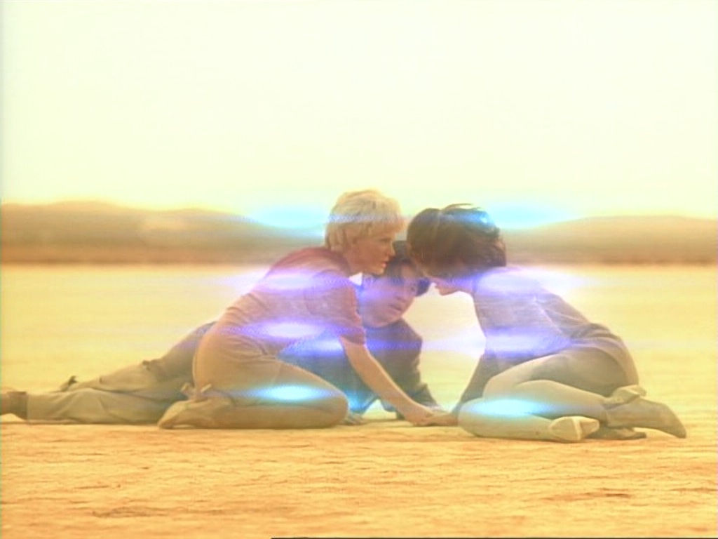 ariane179254_StarTrekVoyager_1x01_1x02-Caretaker_5965.jpg