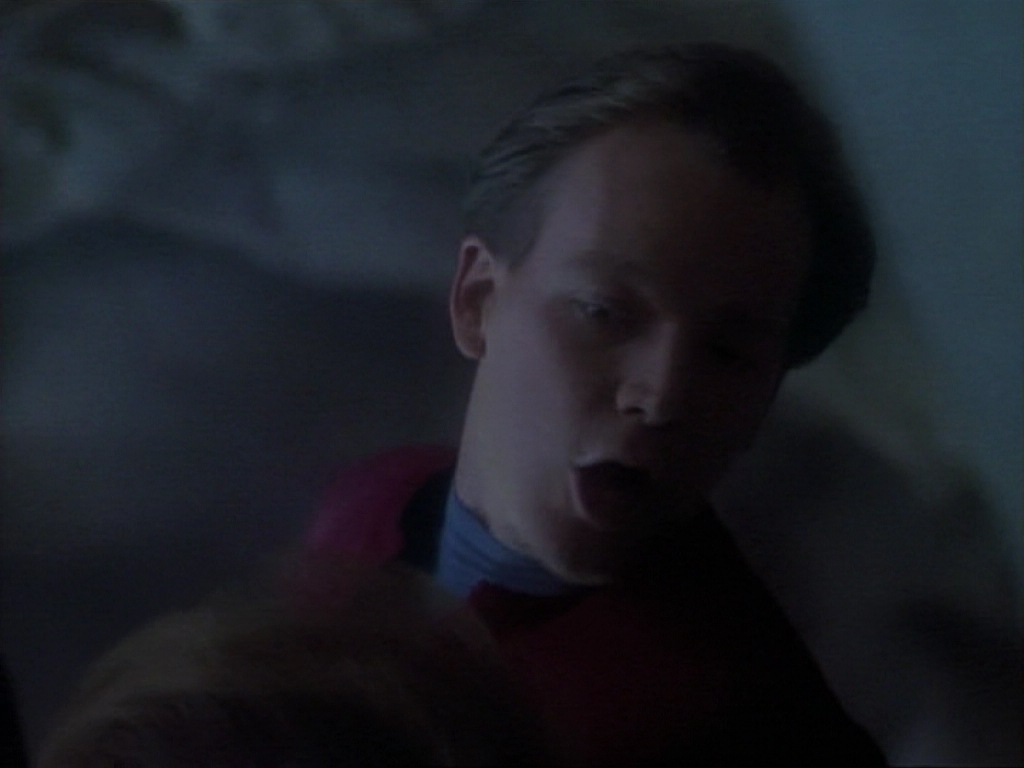ariane179254_StarTrekVoyager_1x01_1x02-Caretaker_5986.jpg