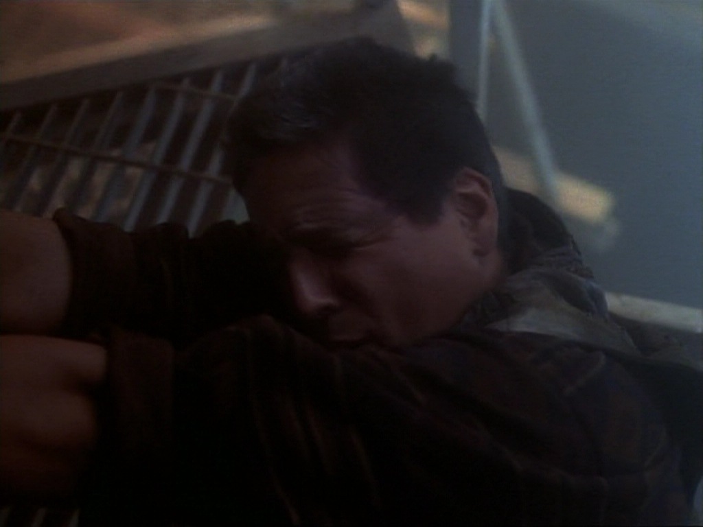 ariane179254_StarTrekVoyager_1x01_1x02-Caretaker_6022.jpg