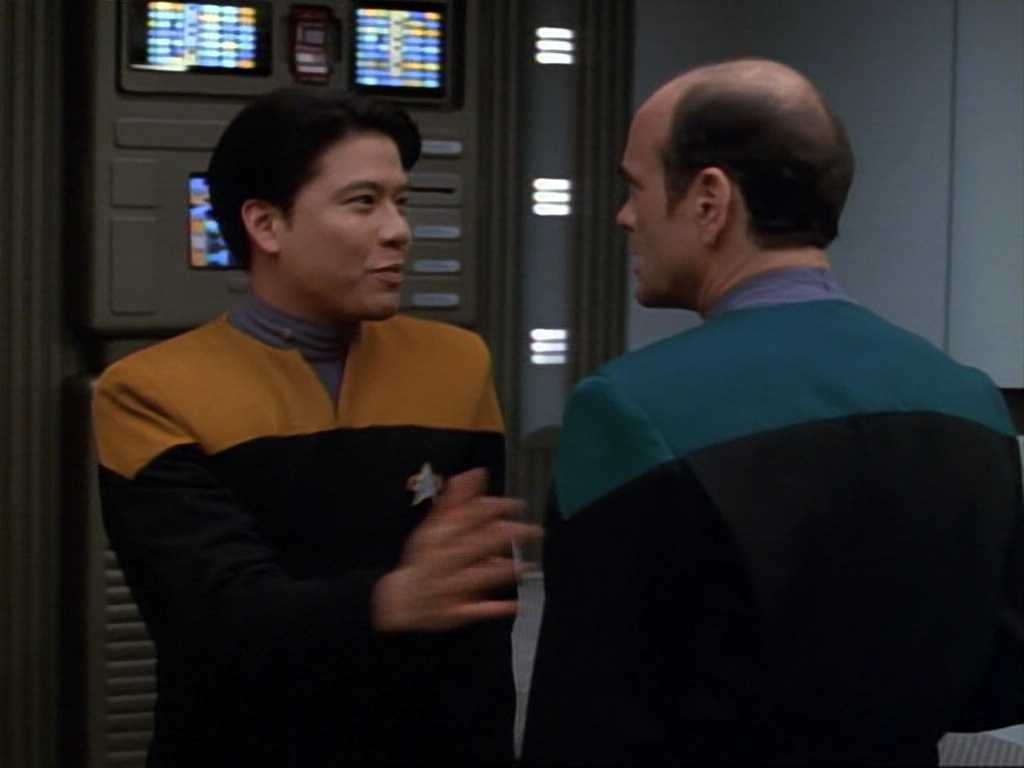 ariane179254_StarTrekVoyager_1x01_1x02-Caretaker_6153.jpg