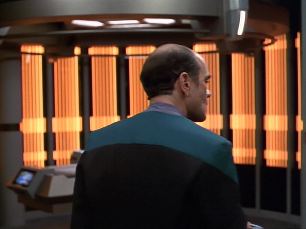 ariane179254_StarTrekVoyager_1x01_1x02-Caretaker_6160.jpg