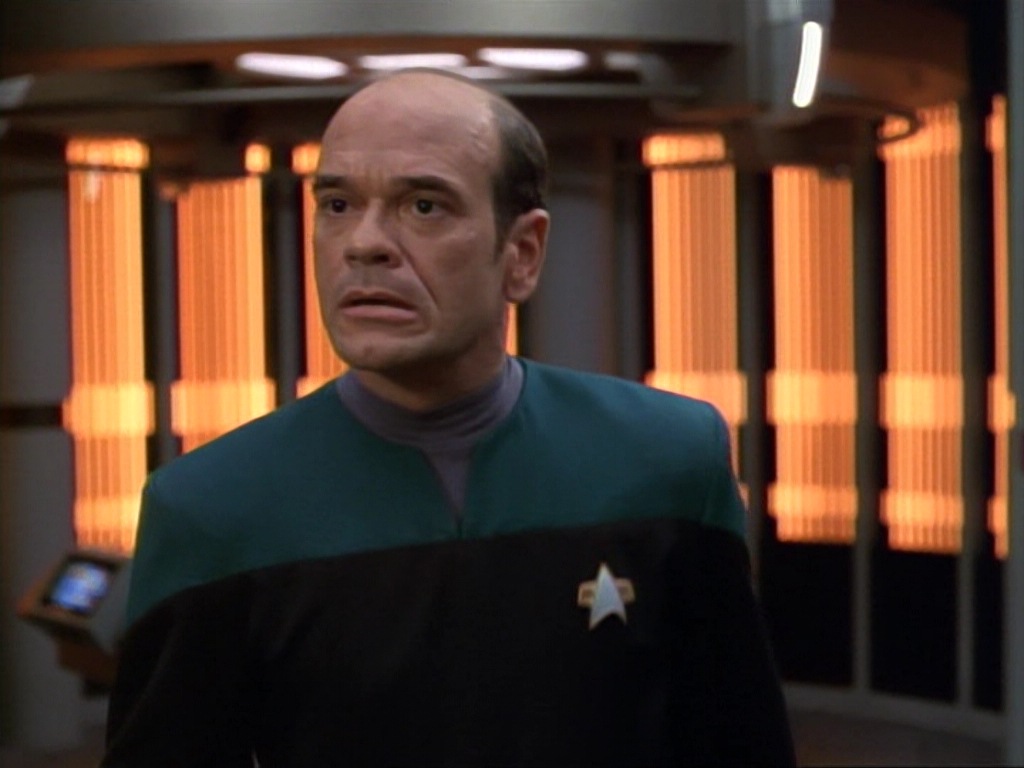 ariane179254_StarTrekVoyager_1x01_1x02-Caretaker_6162.jpg