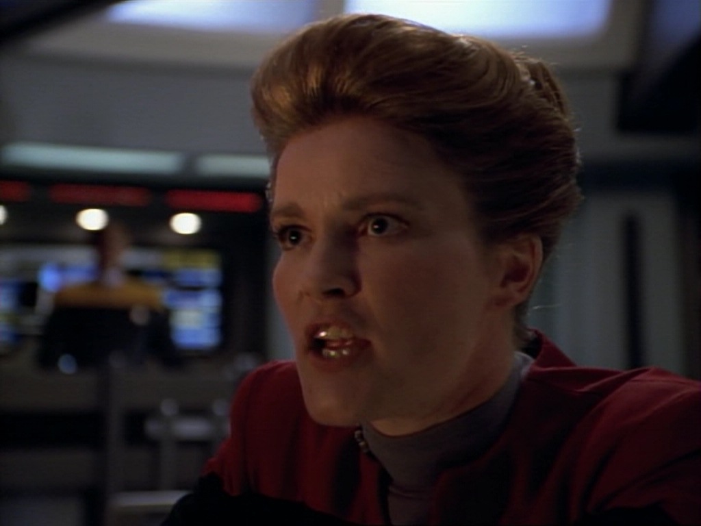 ariane179254_StarTrekVoyager_1x01_1x02-Caretaker_6240.jpg