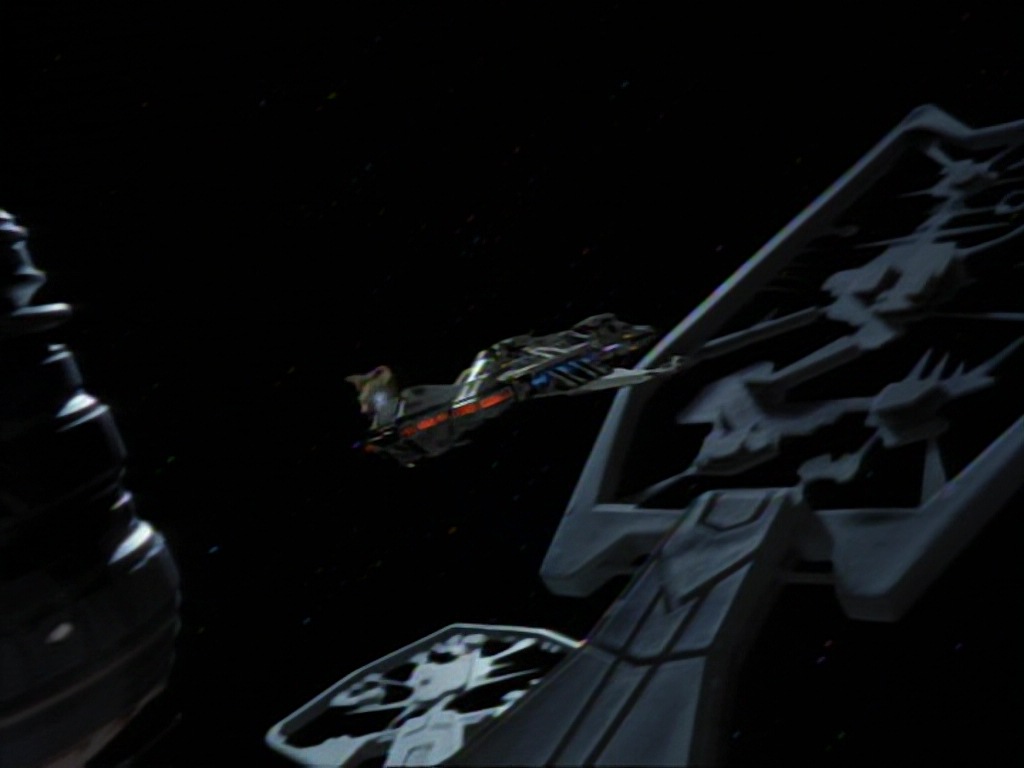 ariane179254_StarTrekVoyager_1x01_1x02-Caretaker_6273.jpg