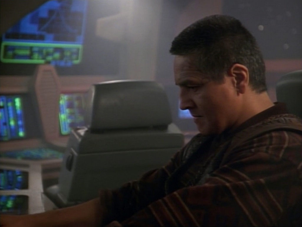 ariane179254_StarTrekVoyager_1x01_1x02-Caretaker_6280.jpg