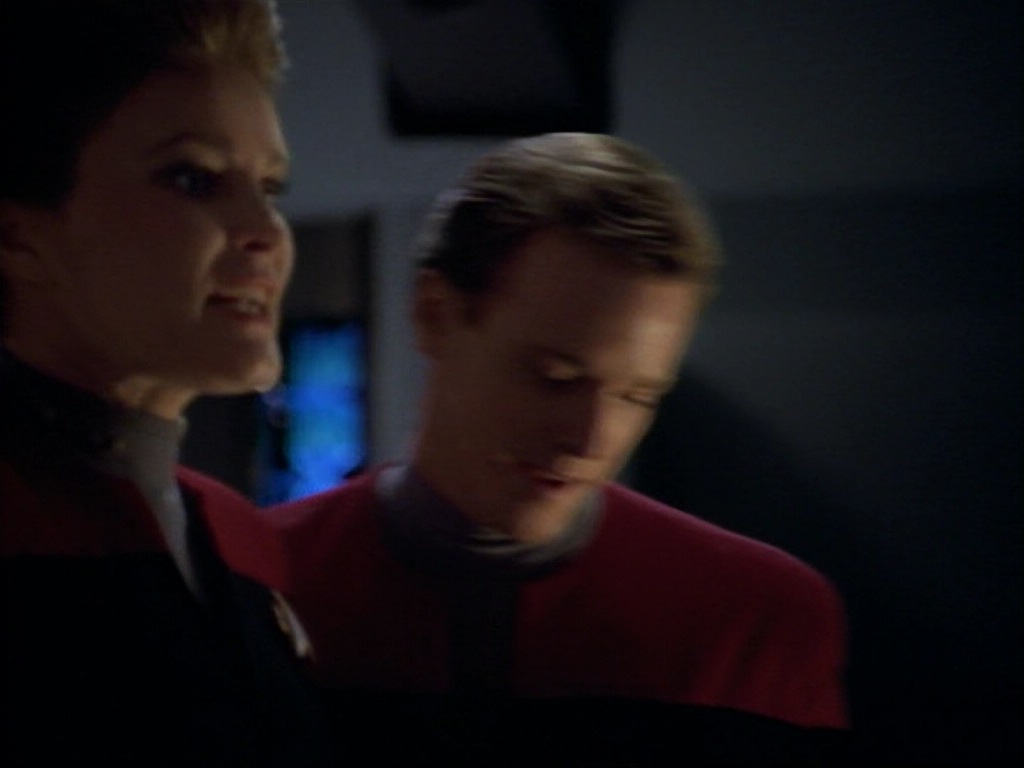 ariane179254_StarTrekVoyager_1x01_1x02-Caretaker_6301.jpg