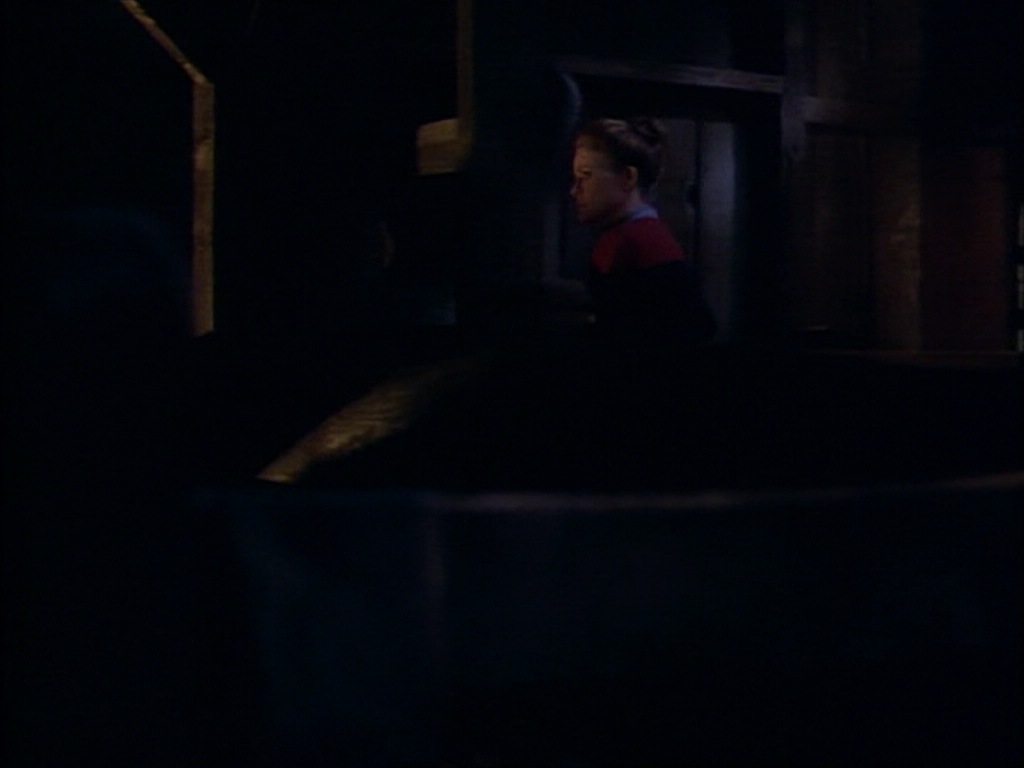 ariane179254_StarTrekVoyager_1x01_1x02-Caretaker_6354.jpg