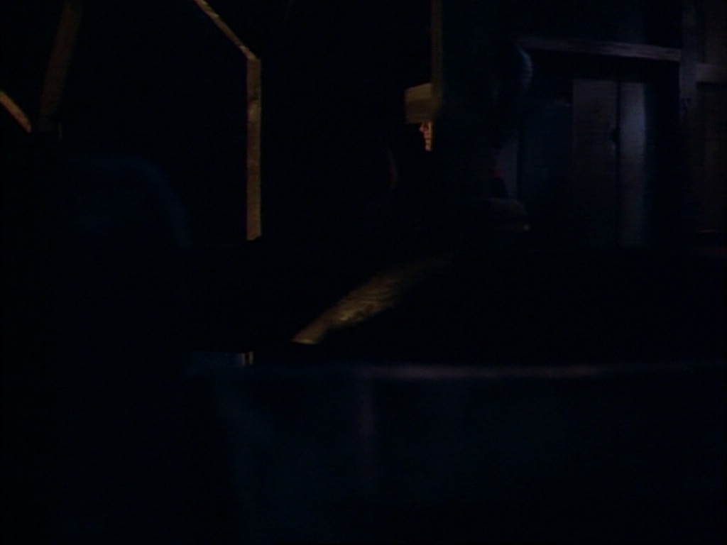 ariane179254_StarTrekVoyager_1x01_1x02-Caretaker_6355.jpg