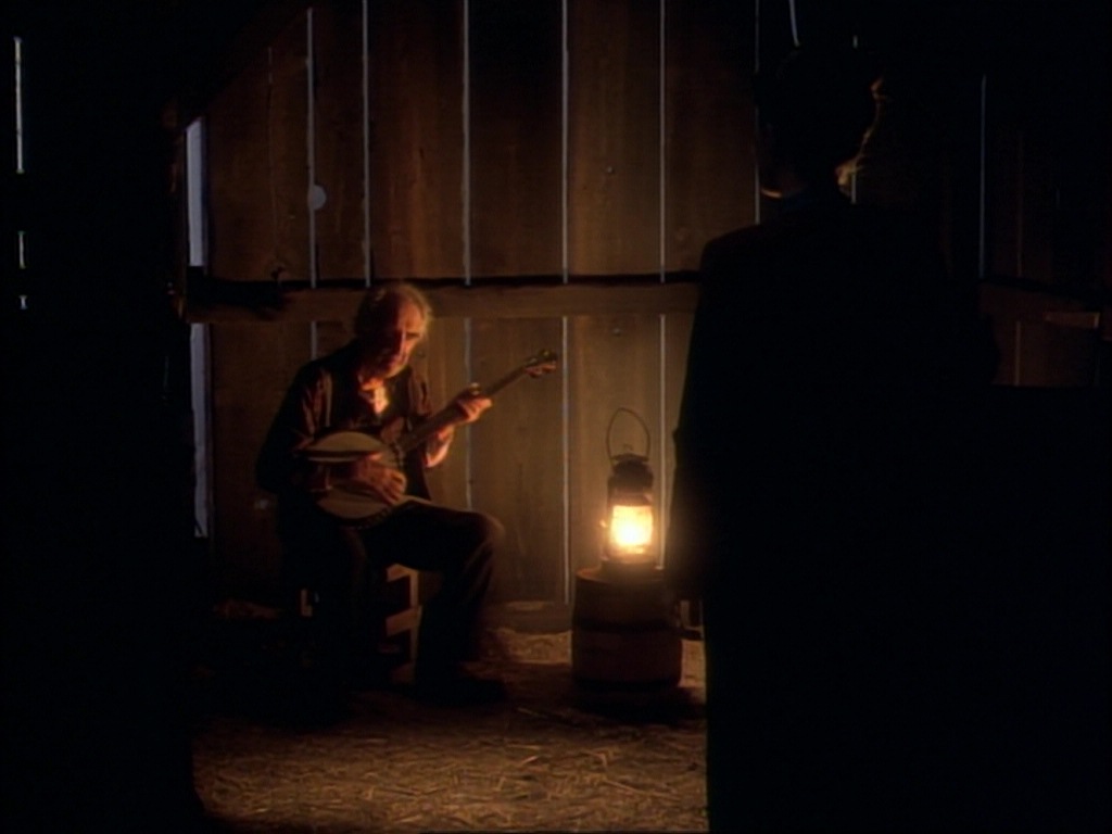 ariane179254_StarTrekVoyager_1x01_1x02-Caretaker_6364.jpg