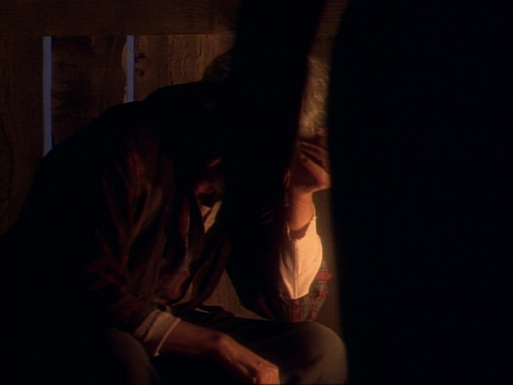 ariane179254_StarTrekVoyager_1x01_1x02-Caretaker_6395.jpg