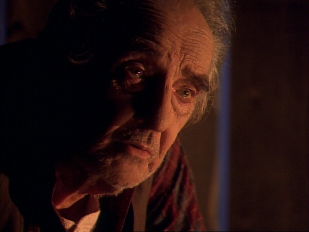 ariane179254_StarTrekVoyager_1x01_1x02-Caretaker_6409.jpg