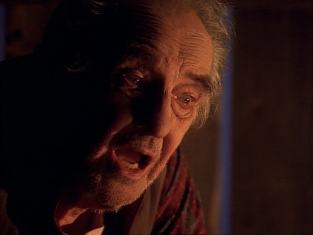 ariane179254_StarTrekVoyager_1x01_1x02-Caretaker_6414.jpg