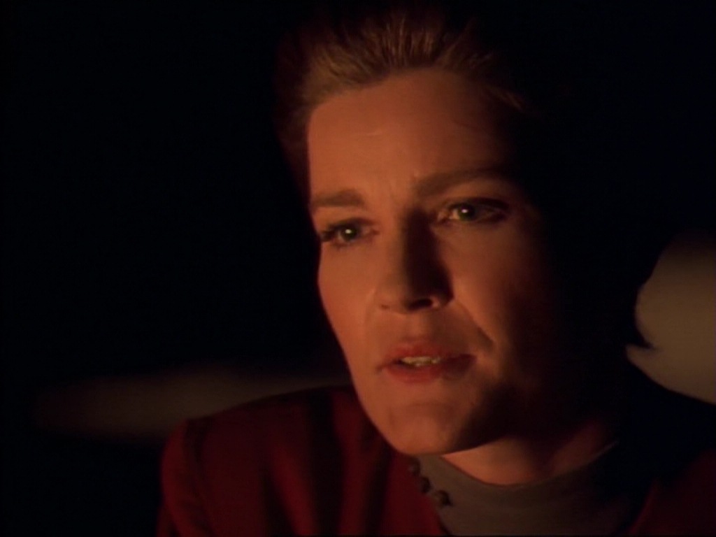 ariane179254_StarTrekVoyager_1x01_1x02-Caretaker_6419.jpg