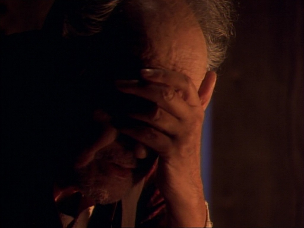 ariane179254_StarTrekVoyager_1x01_1x02-Caretaker_6424.jpg