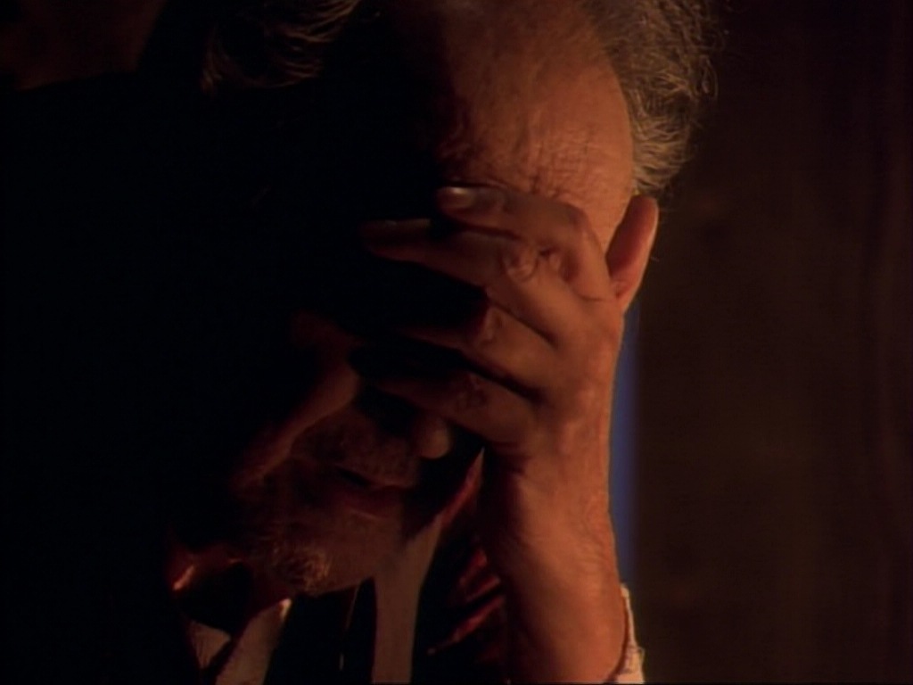 ariane179254_StarTrekVoyager_1x01_1x02-Caretaker_6425.jpg