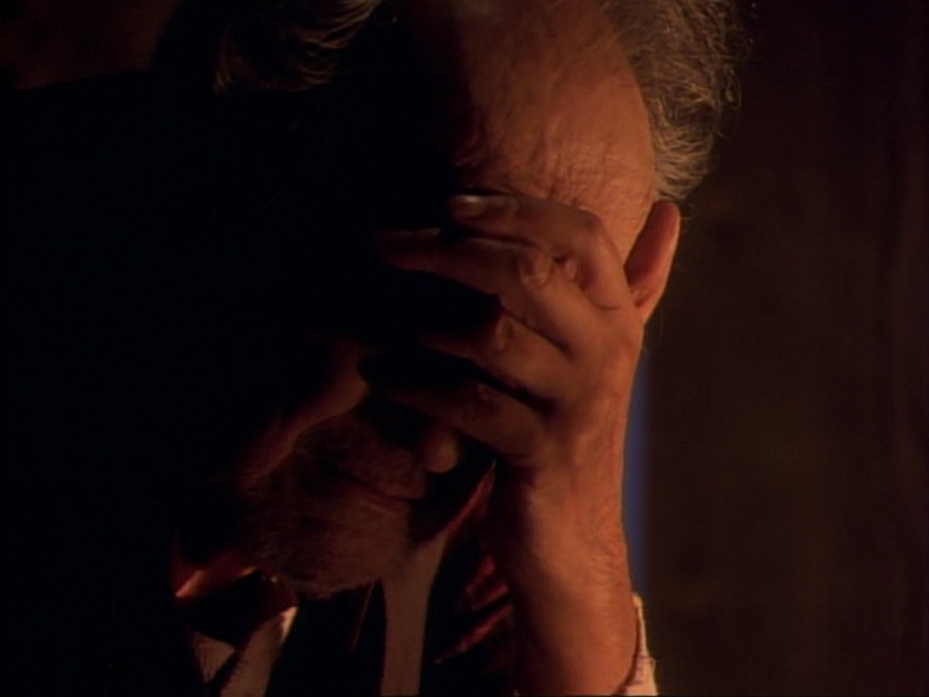 ariane179254_StarTrekVoyager_1x01_1x02-Caretaker_6426.jpg