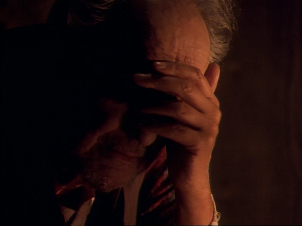 ariane179254_StarTrekVoyager_1x01_1x02-Caretaker_6427.jpg
