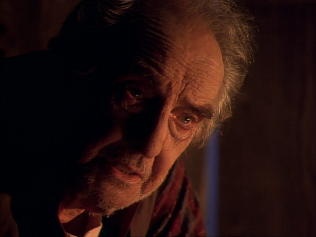 ariane179254_StarTrekVoyager_1x01_1x02-Caretaker_6434.jpg