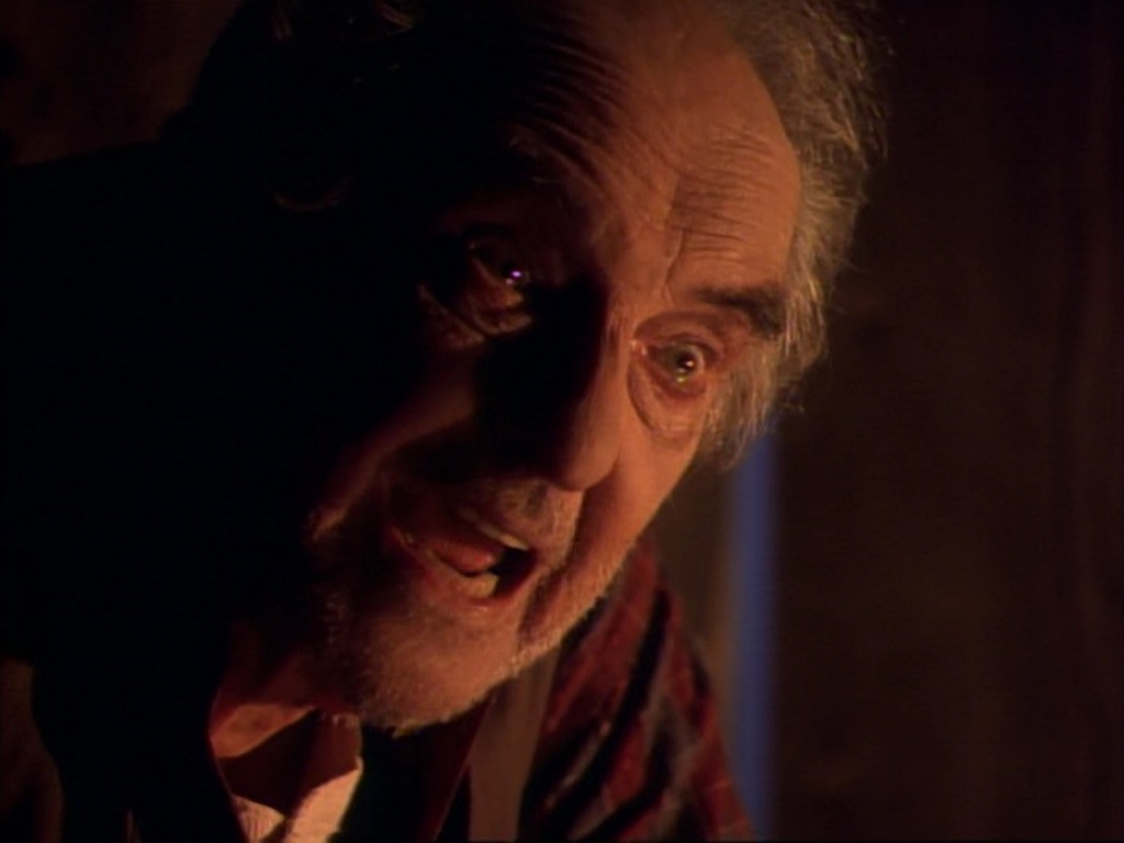 ariane179254_StarTrekVoyager_1x01_1x02-Caretaker_6443.jpg