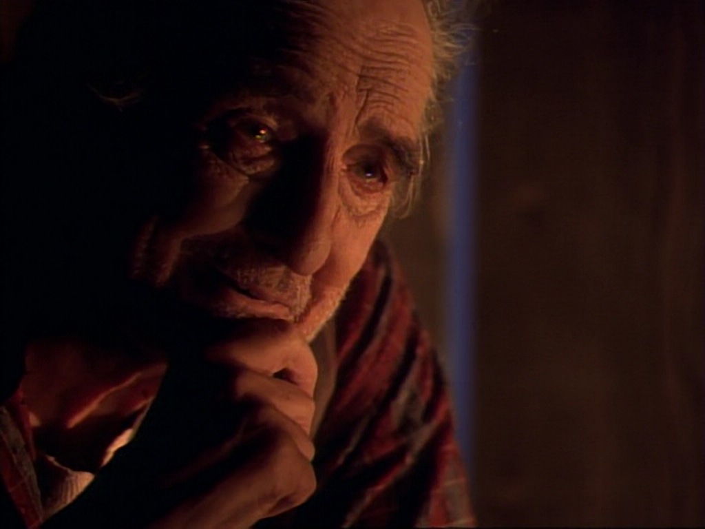 ariane179254_StarTrekVoyager_1x01_1x02-Caretaker_6455.jpg