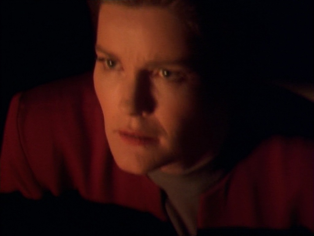 ariane179254_StarTrekVoyager_1x01_1x02-Caretaker_6504.jpg