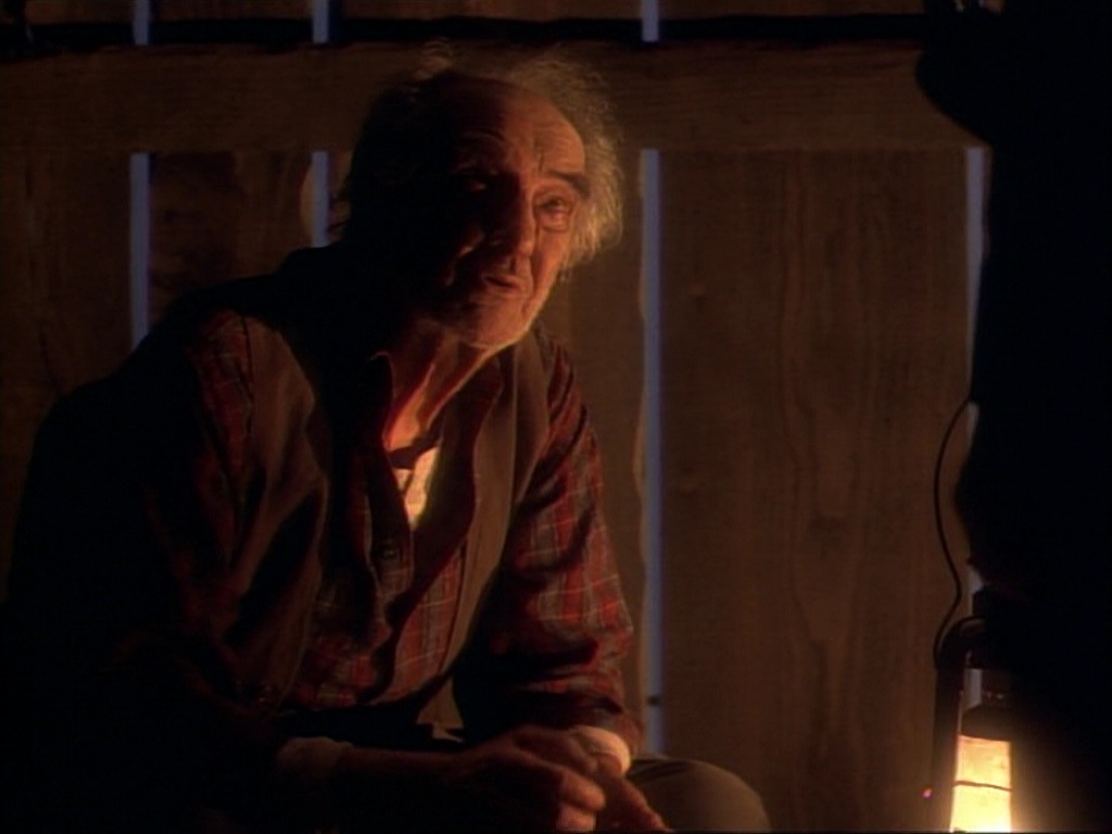 ariane179254_StarTrekVoyager_1x01_1x02-Caretaker_6513.jpg