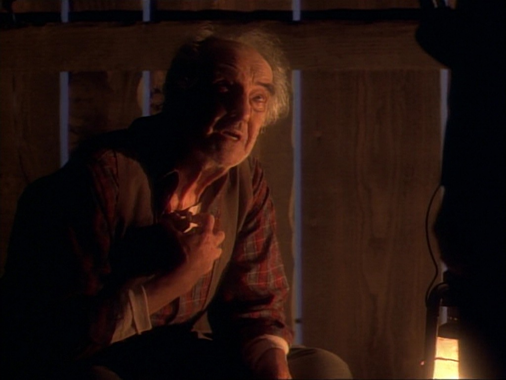 ariane179254_StarTrekVoyager_1x01_1x02-Caretaker_6514.jpg