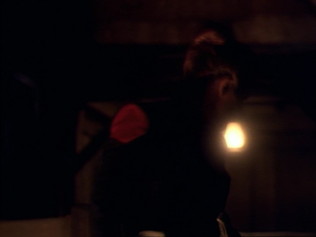ariane179254_StarTrekVoyager_1x01_1x02-Caretaker_6532.jpg