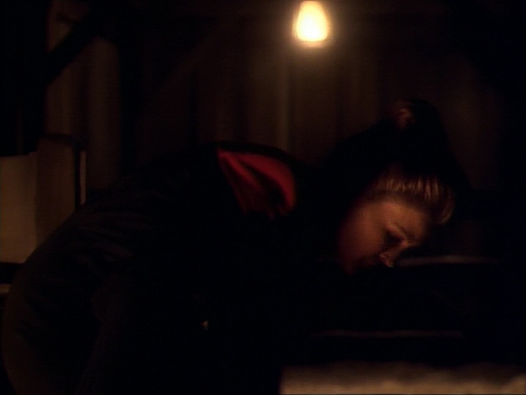ariane179254_StarTrekVoyager_1x01_1x02-Caretaker_6534.jpg