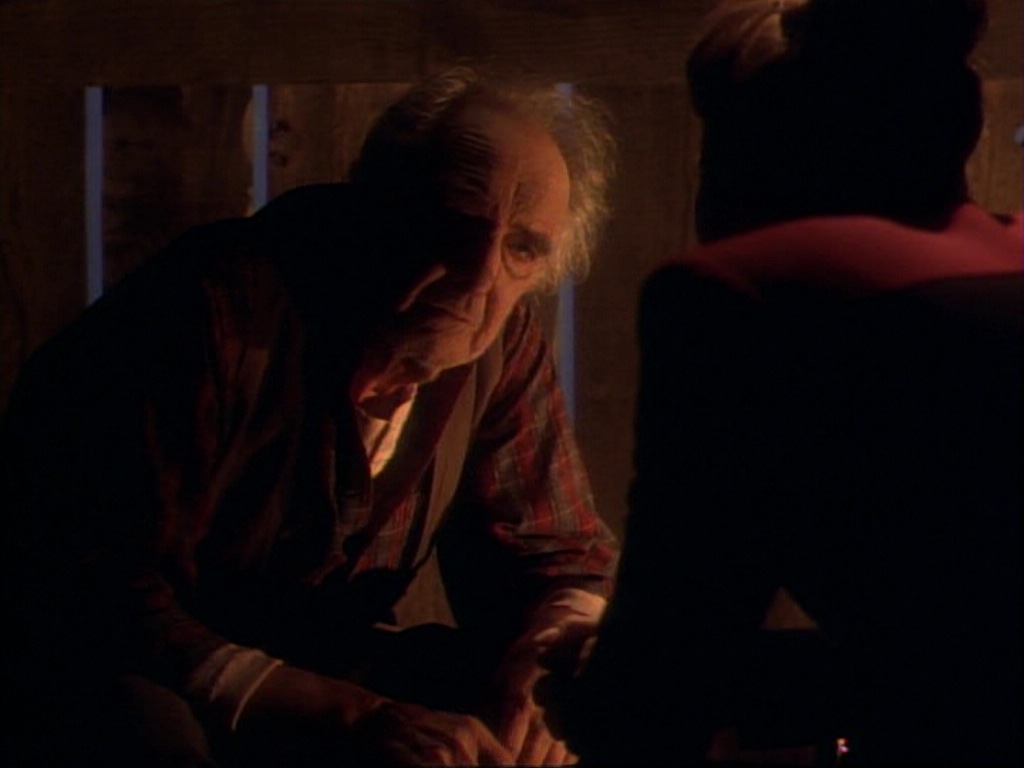 ariane179254_StarTrekVoyager_1x01_1x02-Caretaker_6553.jpg