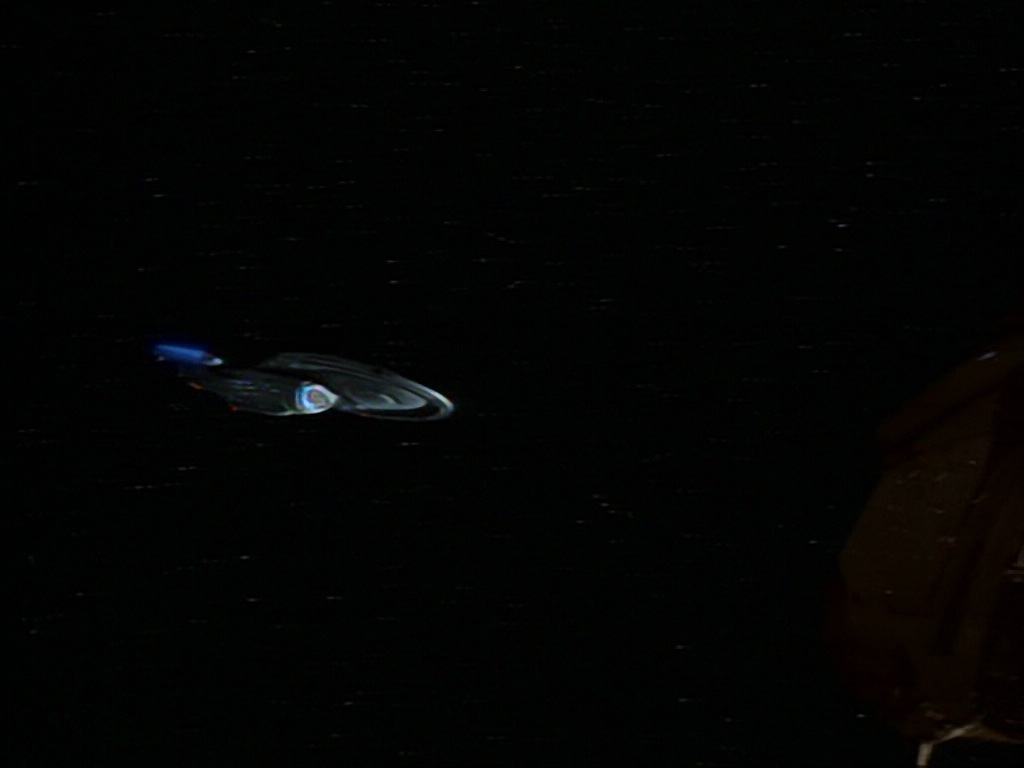 ariane179254_StarTrekVoyager_1x01_1x02-Caretaker_6588.jpg