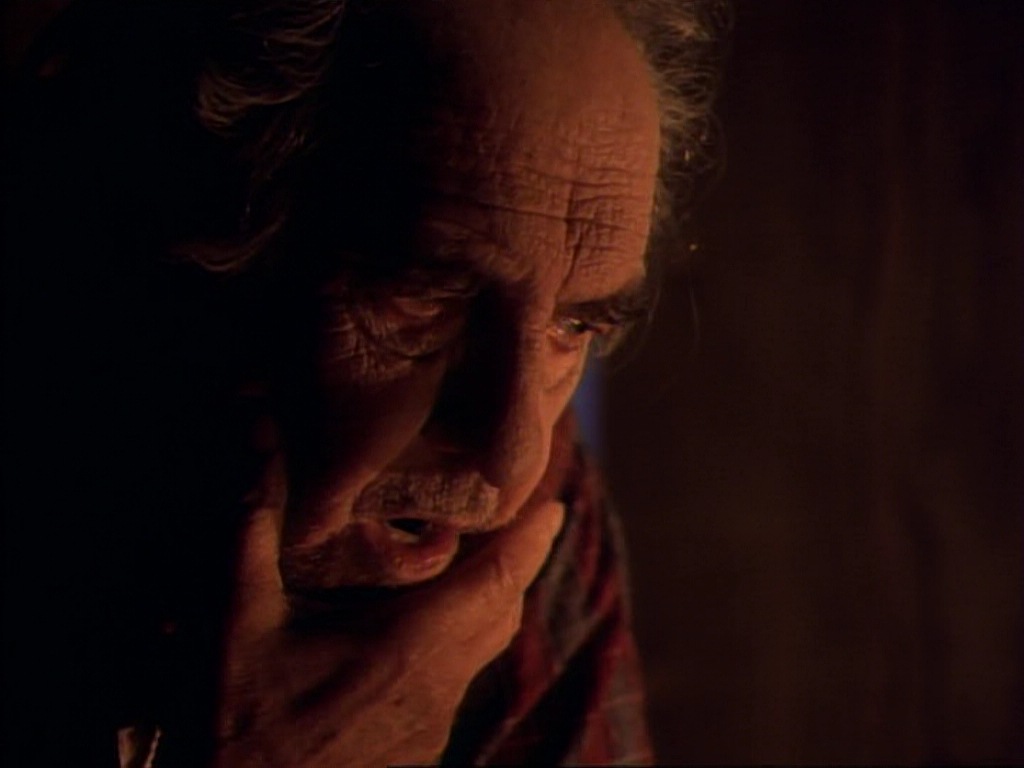 ariane179254_StarTrekVoyager_1x01_1x02-Caretaker_6605.jpg