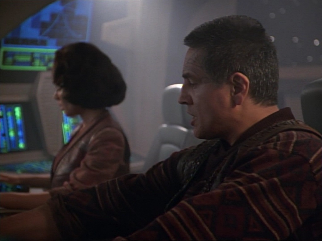 ariane179254_StarTrekVoyager_1x01_1x02-Caretaker_6622.jpg