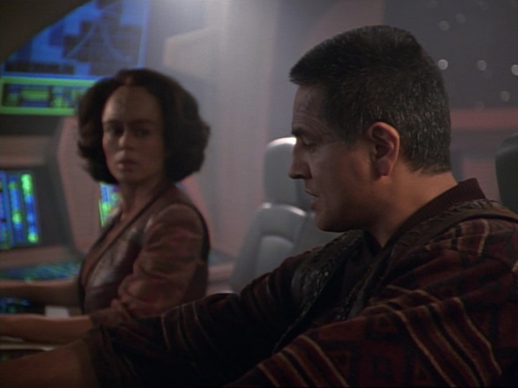 ariane179254_StarTrekVoyager_1x01_1x02-Caretaker_6625.jpg