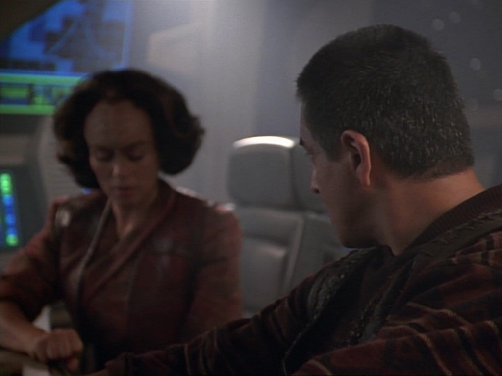 ariane179254_StarTrekVoyager_1x01_1x02-Caretaker_6633.jpg