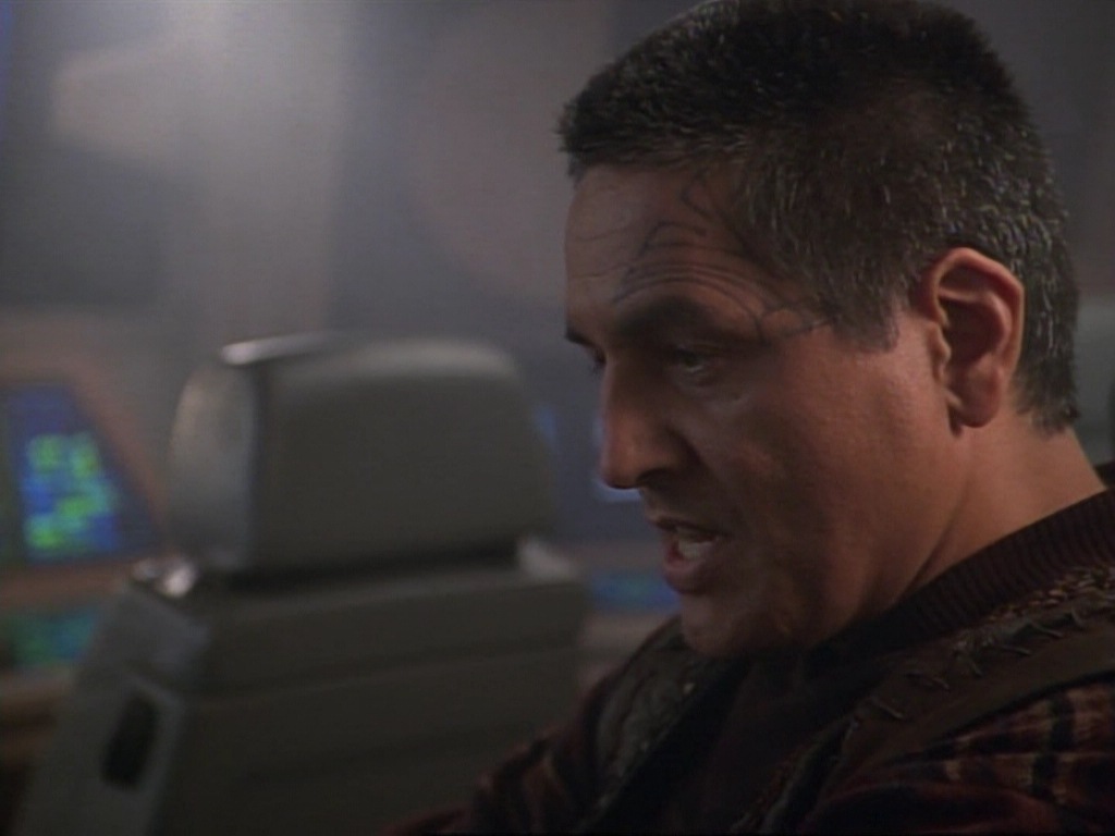ariane179254_StarTrekVoyager_1x01_1x02-Caretaker_6643.jpg