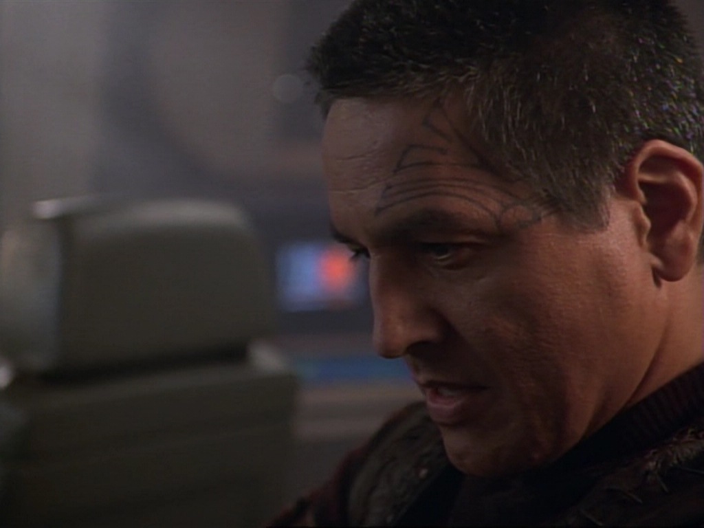 ariane179254_StarTrekVoyager_1x01_1x02-Caretaker_6649.jpg