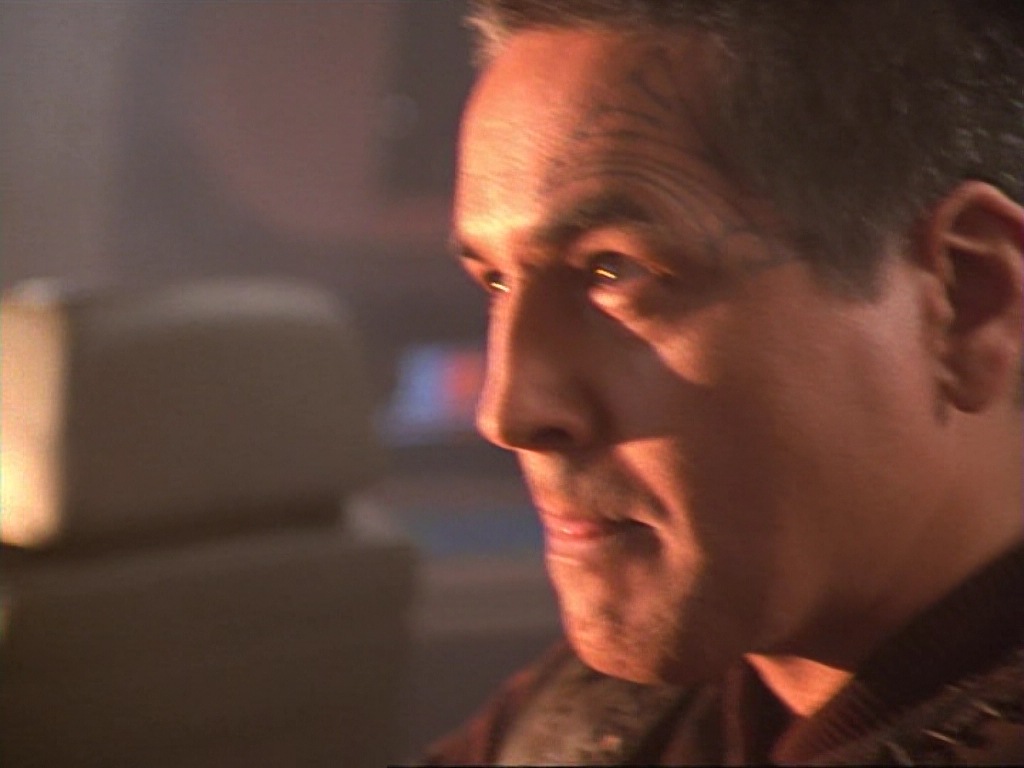 ariane179254_StarTrekVoyager_1x01_1x02-Caretaker_6651.jpg