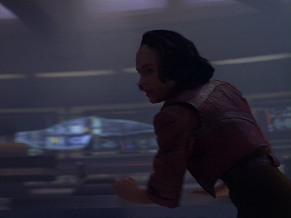 ariane179254_StarTrekVoyager_1x01_1x02-Caretaker_6674.jpg