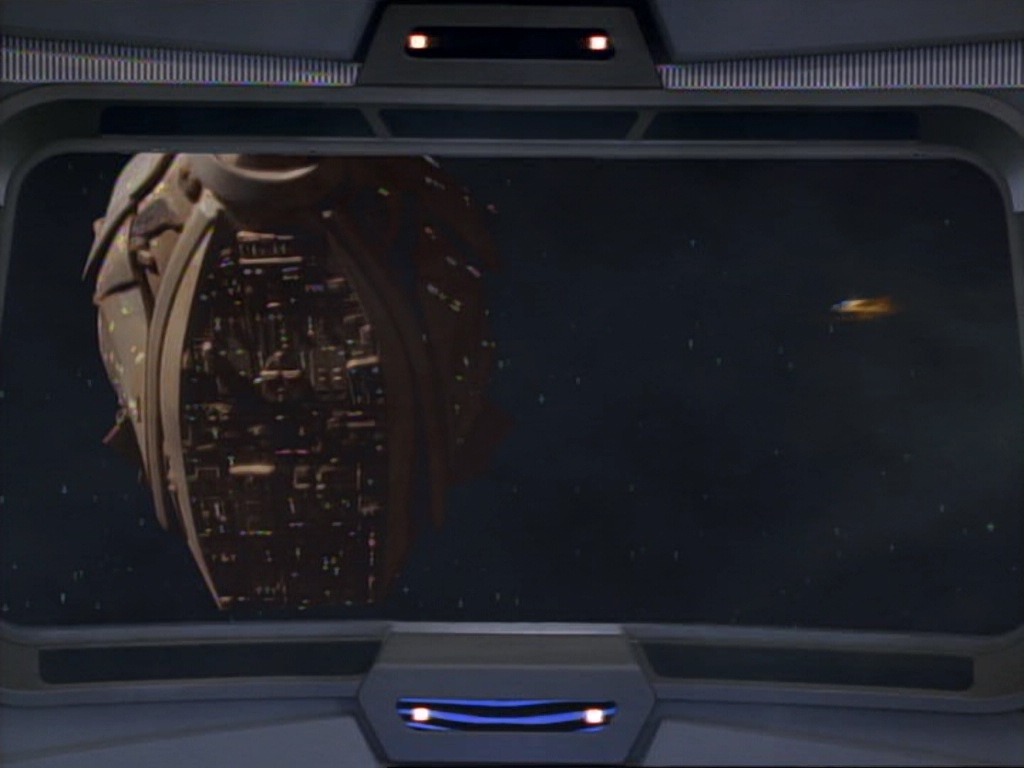 ariane179254_StarTrekVoyager_1x01_1x02-Caretaker_6685.jpg