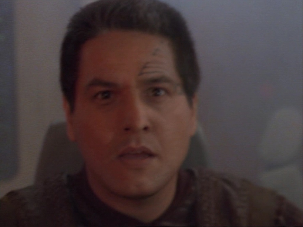 ariane179254_StarTrekVoyager_1x01_1x02-Caretaker_6696.jpg