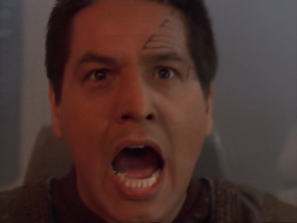 ariane179254_StarTrekVoyager_1x01_1x02-Caretaker_6702.jpg