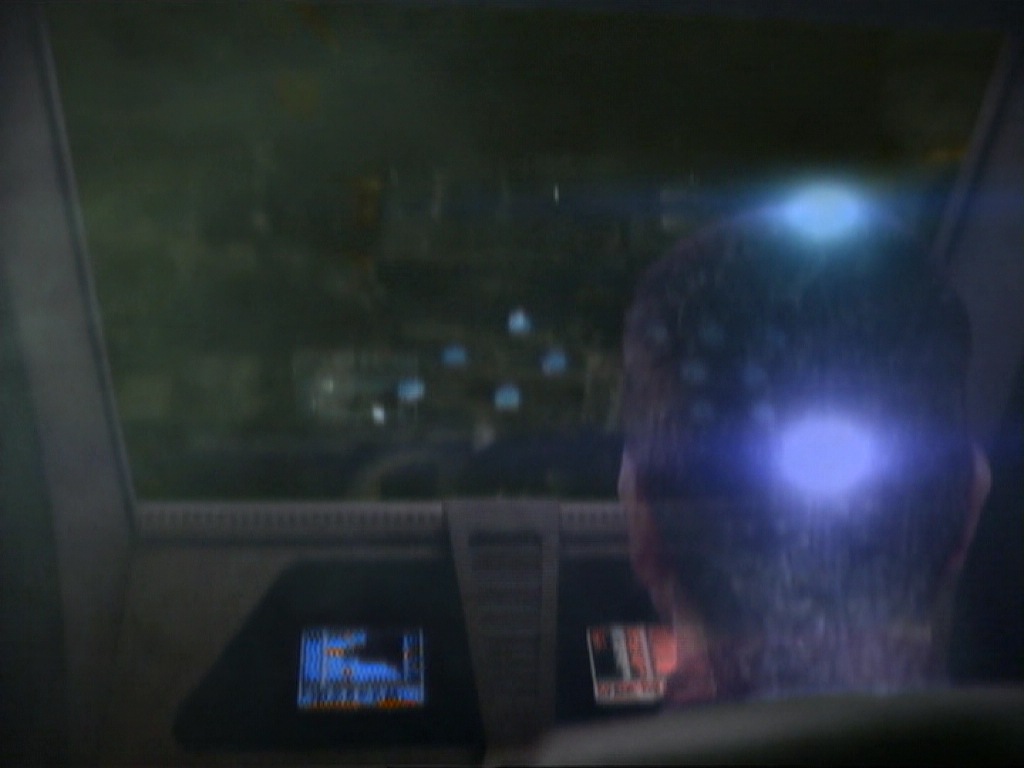 ariane179254_StarTrekVoyager_1x01_1x02-Caretaker_6704.jpg
