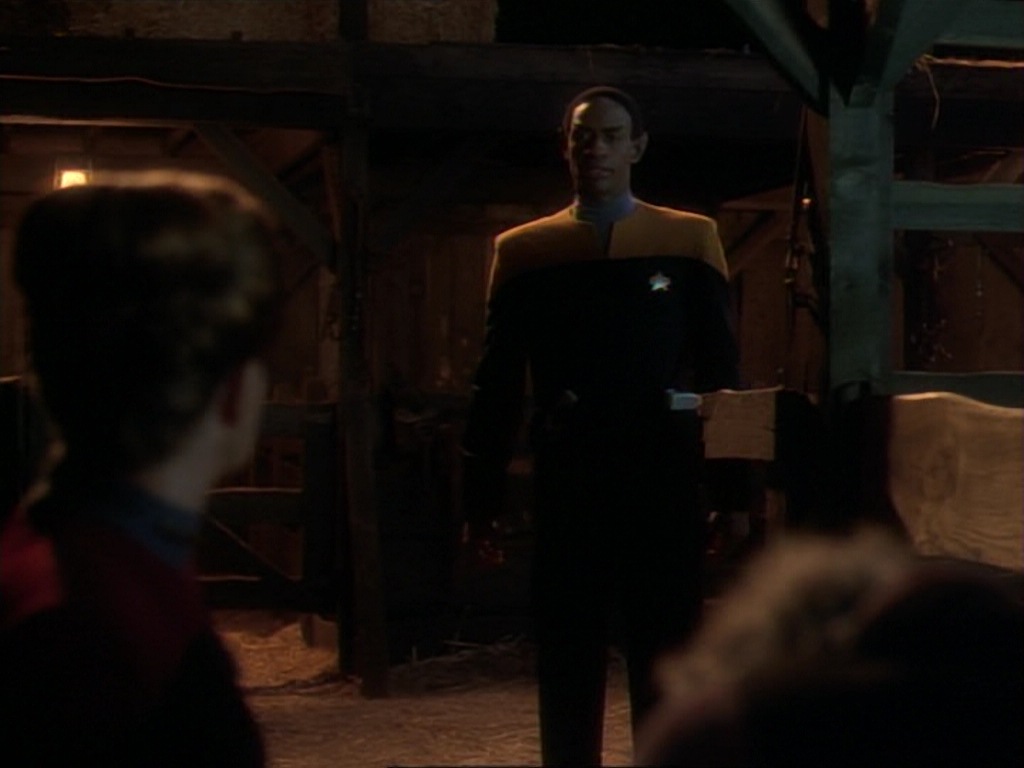 ariane179254_StarTrekVoyager_1x01_1x02-Caretaker_6740.jpg