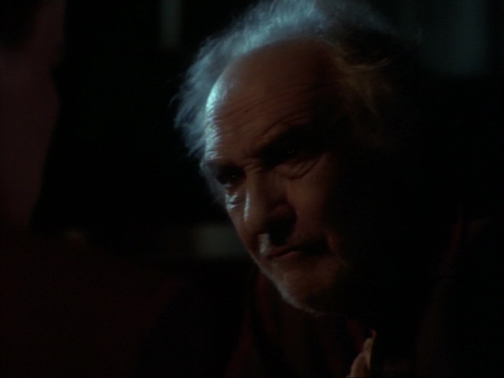 ariane179254_StarTrekVoyager_1x01_1x02-Caretaker_6750.jpg