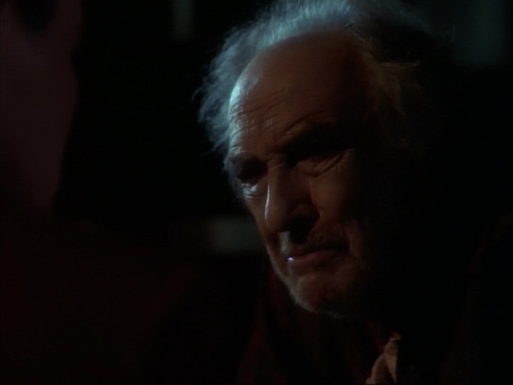 ariane179254_StarTrekVoyager_1x01_1x02-Caretaker_6763.jpg